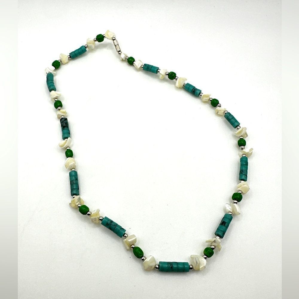 16.25"‎ Vintage turquoise, shell, and silver tone beaded necklace!